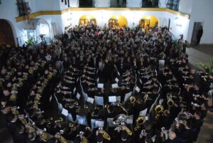 Emigrantes vive el preludio de la Semana Santa con el II Concierto Cofrade ‘María del Rocío’