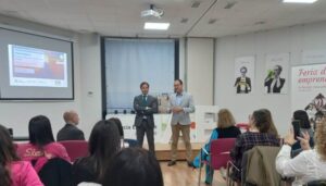 Una jornada de networking reúne a más de 30 emprendedoras en el CADE de Huelva