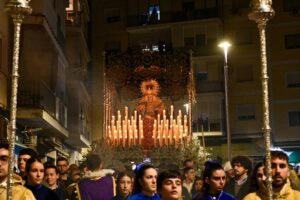 Imágenes del Viernes de Dolores en Huelva