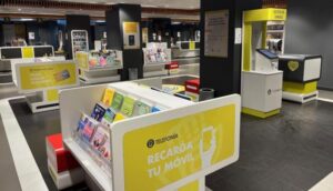 Correos ofrece un amplio catálogo de libros en dos oficinas de Huelva y en Correos Market