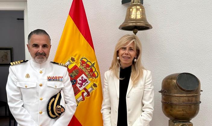 Encuentro institucional de la Subdelegada del Gobierno con el Comandante Naval en Huelva 