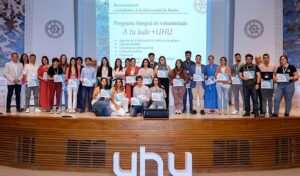 La UHU reconoce a más de 300 estudiantes por su compromiso social y expedientes académicos