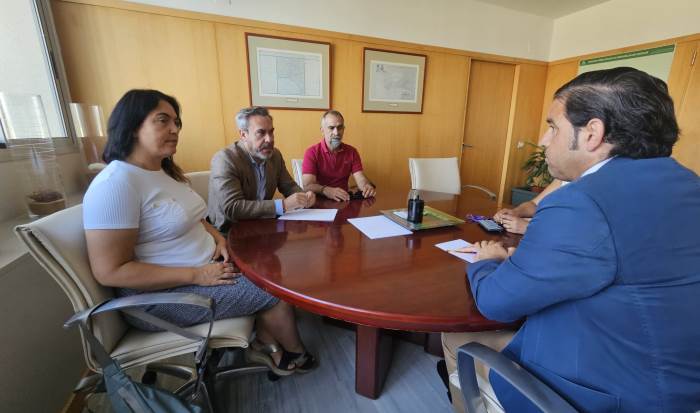 Reunión con el delegado de Sostenibilidad de la Junta de Andalucía en Huelva por el "estado crítico" de la flota de vehículos