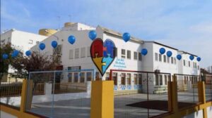 Las familias del colegio Al-Ándalus, "indignadas" por la supresión de una línea de infantil