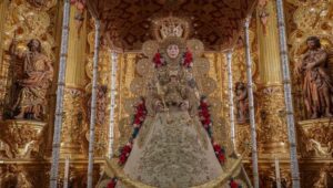La Virgen del Rocío, entronizada en su paso para una nueva romería