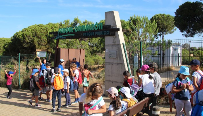 Escolares celebran el Día Mundial del Medio Ambiente en el parque ‘El Camaleón’ de Islantilla
