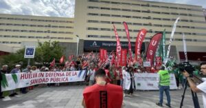 Limón (PSOE) muestra su apoyo a los sanitarios, "hartos por el déficit que sufre la sanidad pública"