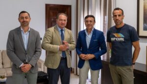 Huelva acogerá en 2025 un gran evento de Triatlón que tendrá a Emilio Martín como embajador