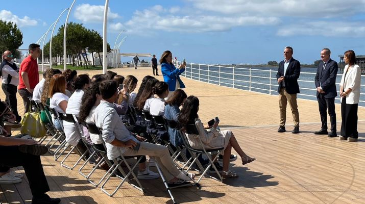 Cepsa premia a 15 escolares de Huelva por sus proyectos sobre energía y conservación de humedales