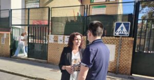 Susana Rivas insiste en que «se vienen produciendo recortes» en el CEIP Prácticas de Huelva