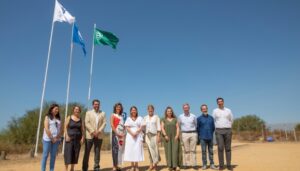La playa de El Espigón revalida las tres banderas que certifican su calidad