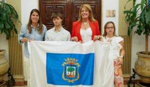 El Ayuntamiento de Huelva recibe a los campeones europeos Nicolás Castaño y Blanca Betanzos