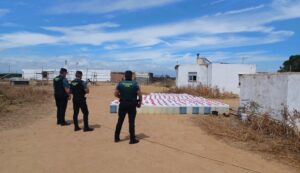 Detenido en La Redondela por almacenar más de 10.000 litros de combustible para narcolanchas