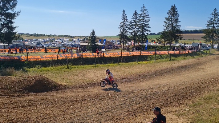 Gran actuación de Juanvi Cañado en la MX Masterkids celebrada en Francia