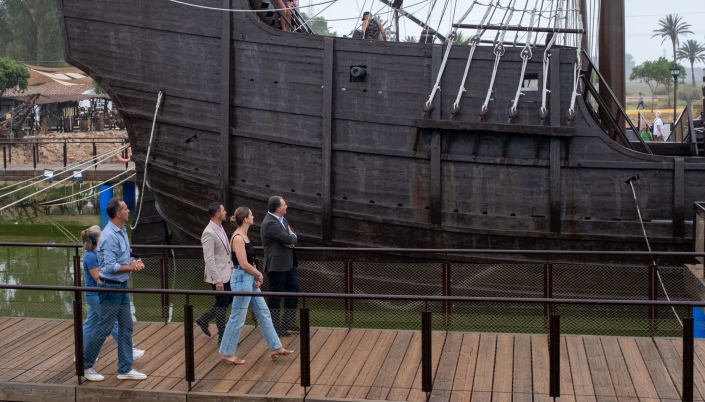 Un renovado y modernizado Muelle de las Carabelas reabre sus puertas tras nueve meses