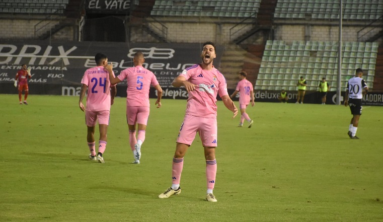 Luis Alcalde celebrando el gol. (Lola Limón)