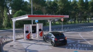 Las claves para impulsar la movilidad eléctrica en España, a debate en una jornada de Cepsa