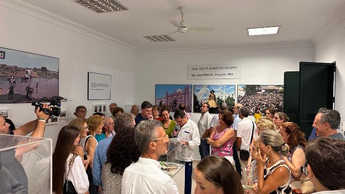 La exposición ‘El Rocío con el color de los sesenta’ se amplía hasta el 29 de septiembre 