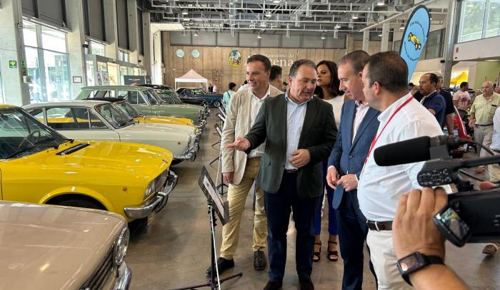 La Feria del Automóvil Clásico de Aracena, una “fórmula de éxito que dinamiza el municipio”