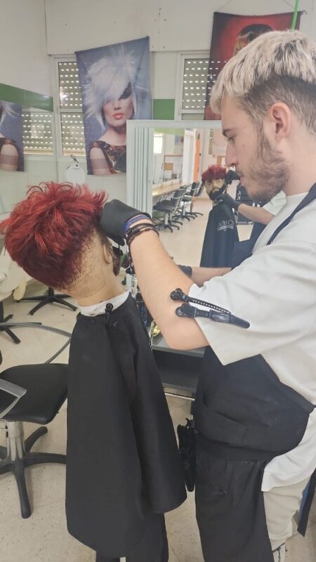 Un onubense representará a España en peluquería en el mundial de FP WorldSkills 2024