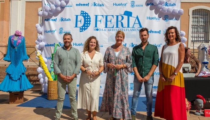 Doce artesanos y diseñadores de moda flamenca onubenses muestran sus creaciones en La Merced