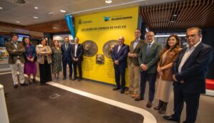 Correos y Fundación Atlantic Copper recuperan los buzones de cabeza de león en Huelva