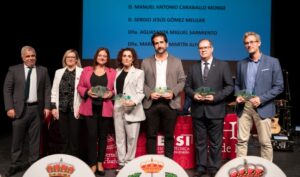 La Escuela Técnica Superior de Ingeniería celebra su día y premia a sus mejores estudiantes