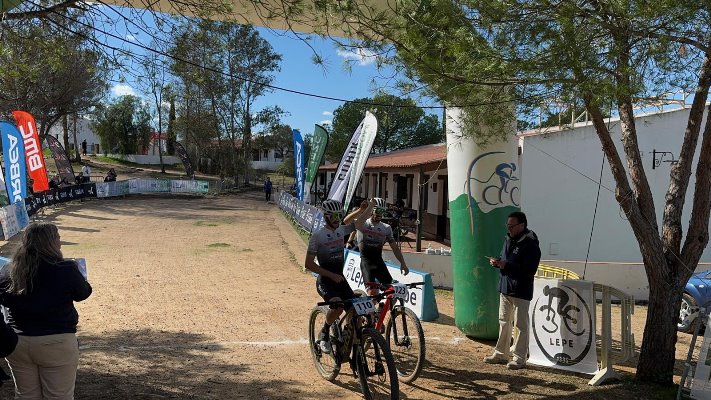 David Rodríguez y Adriana Gomes se llevan el triunfo en Lepe 