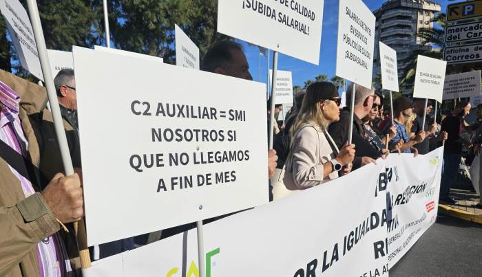 Funcionarios de la Junta en Huelva reivindican la igualdad en la recuperación retributiva