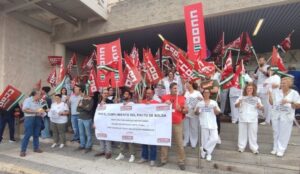 CCOO se concentra en Huelva para exigir "el desbloqueo" de la bolsa de empleo del SAS