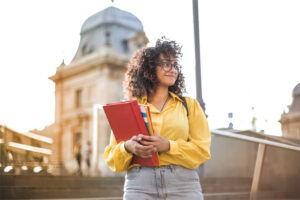 El futuro de la enseñanza superior: Programa de alojamiento alternativo para estudiantes de la UHU