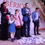 Carmen Castro, de Sevilla, ganadora del Sorteo ‘Su Peso en Jamón’, con el que se llevará 70,9 kilos de jamón ibérico