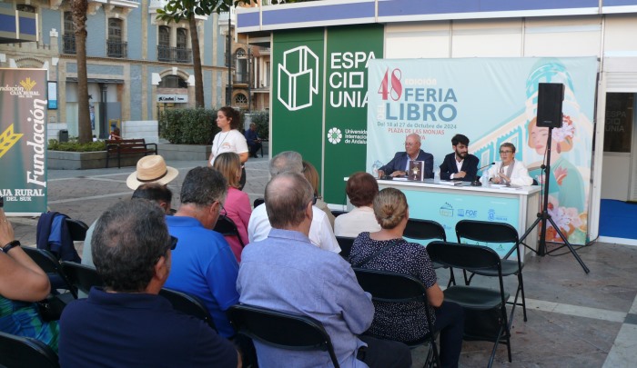 Jesús Sugrañes presenta en la Feria del Libro su historia de los teatros y cines de Huelva