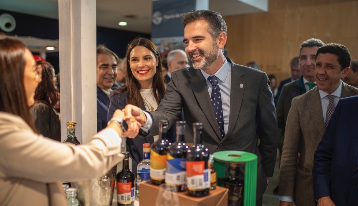 La III Feria del Vino y el Mar echa a andar en Ayamonte con 52 empresas del sector