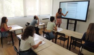 Una academia de inglés de Huelva, entre las aspirantes a la mejor del país