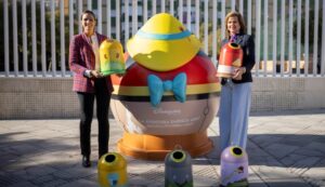 Iglús de Disney animan a reciclar vidrio en Huelva