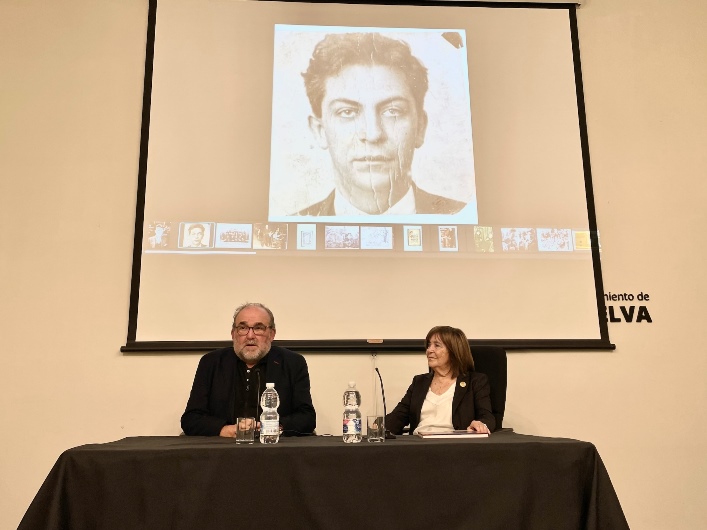 Una conferencia acerca la figura de Manuel Chaves Nogales al periodismo onubense 