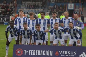 Once del Recreativo de Huelva ante el Yeclano.