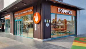 Popeyes abre en Holea su primer restaurante en Huelva capital