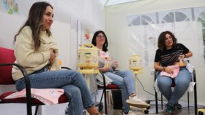 Cerca de 190 mujeres donan leche para la investigación del cáncer de mama en Huelva