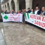 La Marea Blanca vuelve a la calle en Huelva para defender la sanidad pública