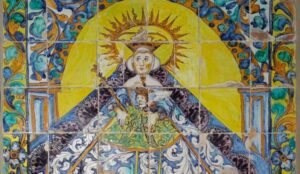 Así luce un retablo cerámico de la Virgen del Rocío de 1696 tras su recuperación