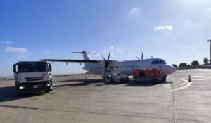 Moeve y Air Nostrum, pioneros en el uso de combustible sostenible en el aeropuerto de Melilla