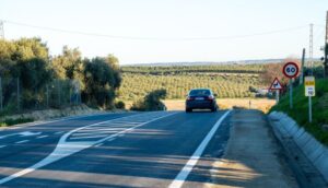 La rehabilitación de la carretera entre Beas y Candón, finalizada