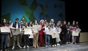 La ministra Pilar Alegría asiste a la entrega de los XX Premios al Estudio en San Bartolomé