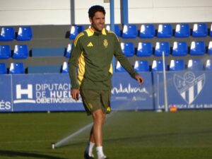 Íñigo Vélez, técnico del Recreativo de Huelva. (Tenor)