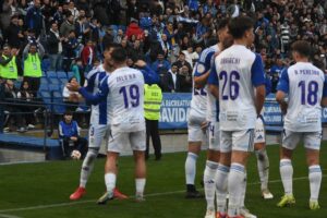 Futbolistas del Recreativo de Huelva celebrando el gol. (Tenor)