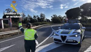 Dos detenidos por robar un camión isotérmico en Almonaster